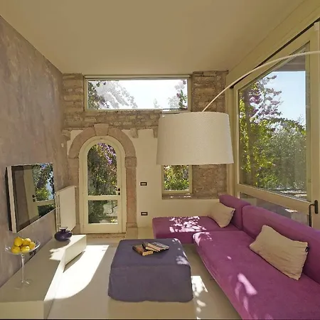 Rachele: Stunning Luxury In Centre With Private Pool And Breathtaking Views Gargnano